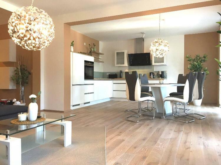 Koblenz Sued Exklusive Und Zentrale Designer Wohnung Luaran gambar